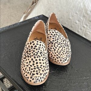 Dolce Vita Black and Cream Patterned Loafers